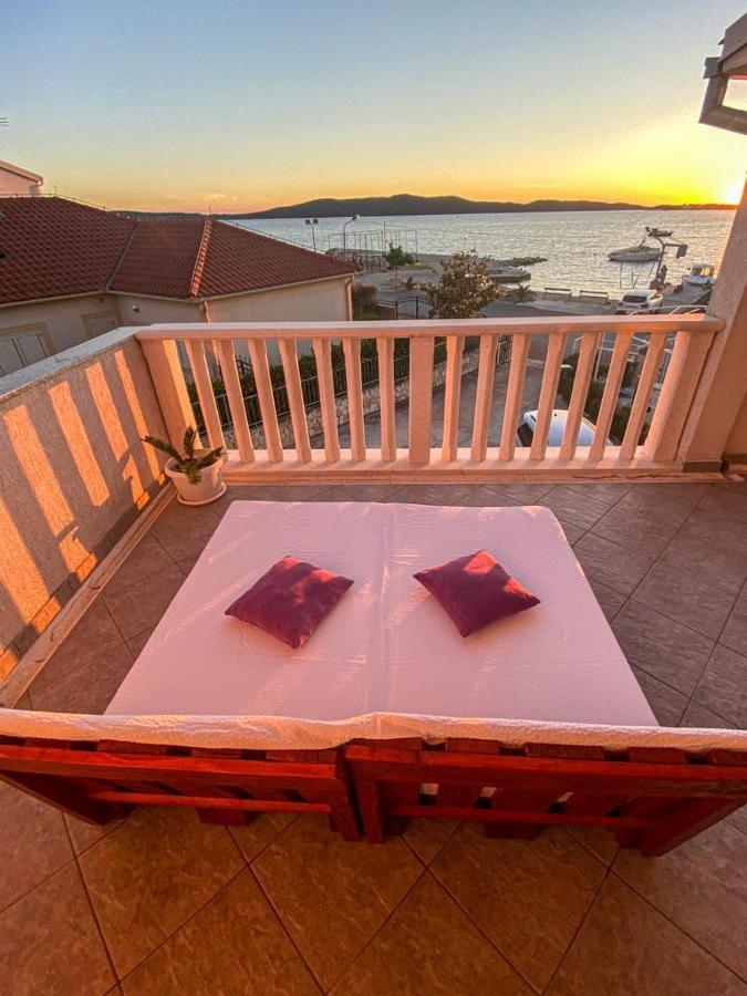 Apartman Luka Šibenik Exteriör bild